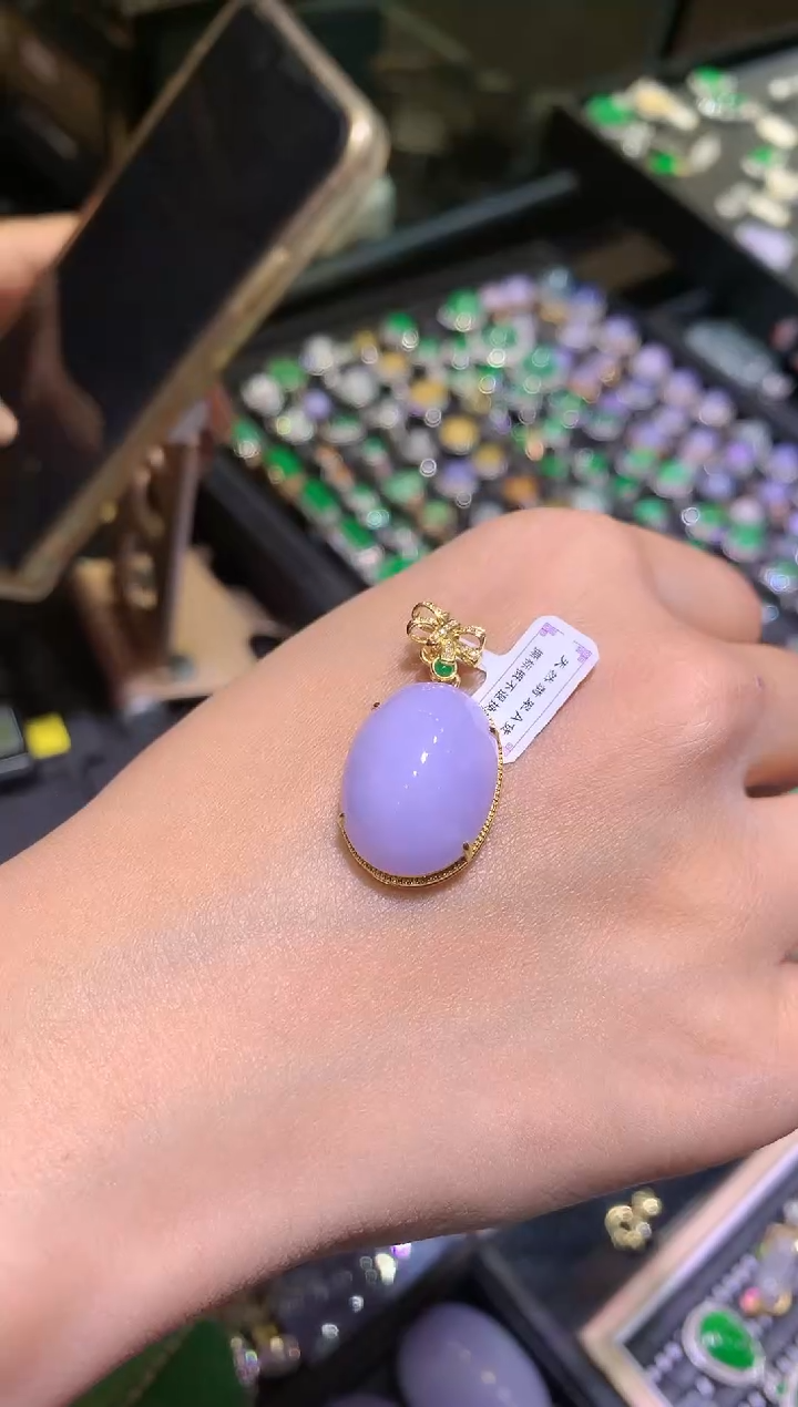 【闪购商品】翡翠吊坠(不含链)18K金镶嵌蛋面