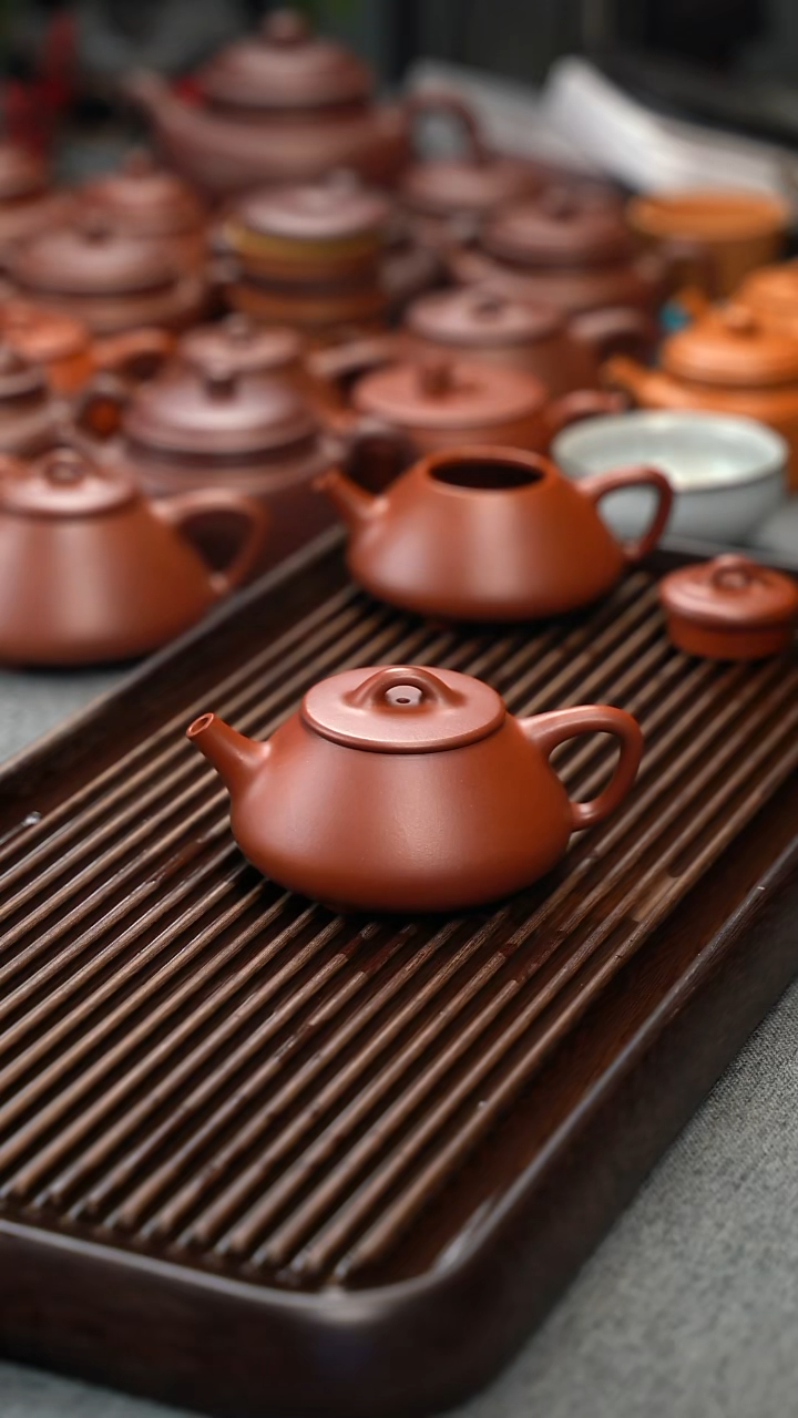 茶壶紫砂小平盖红皮龙160cc预定