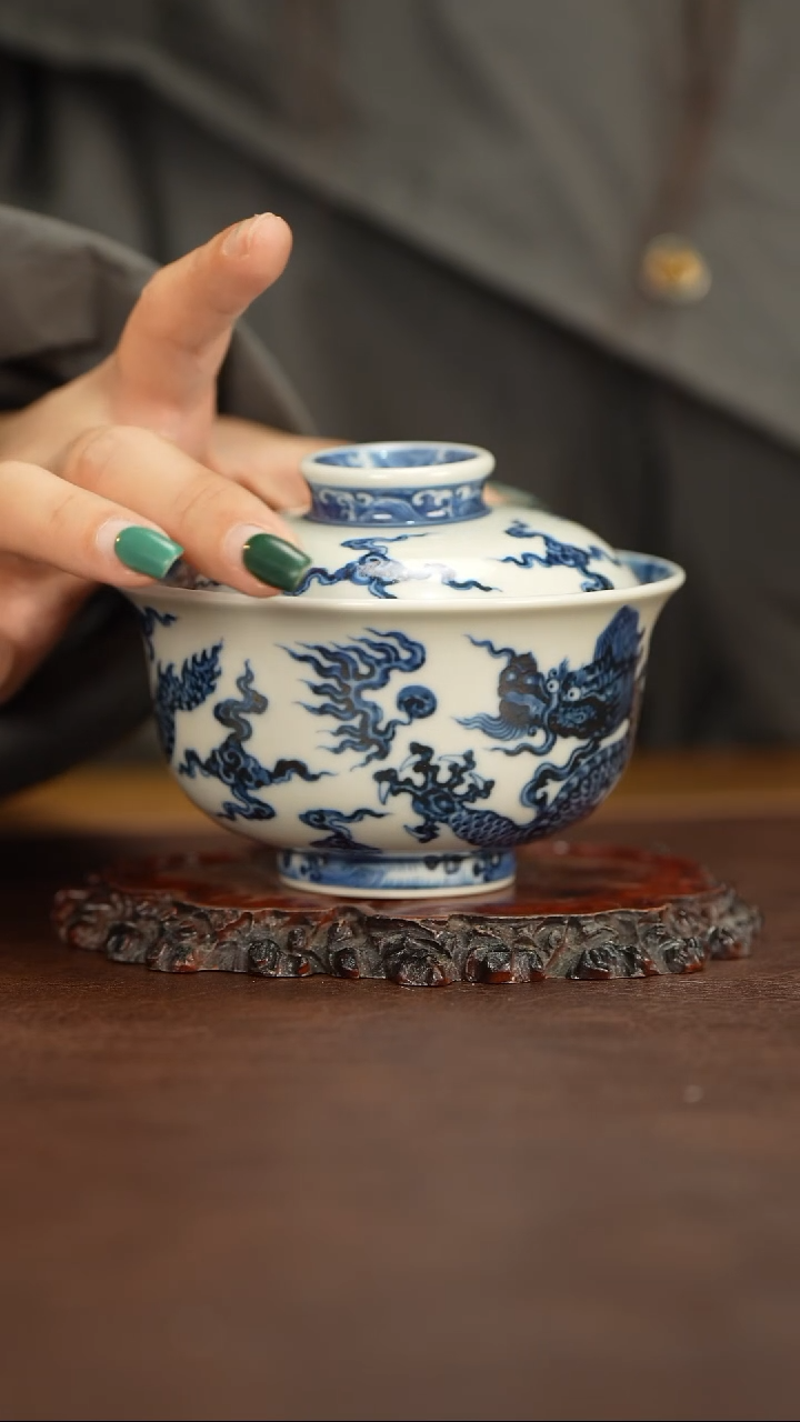 【闪购商品】丰雅赏玩青花龙纹盖碗