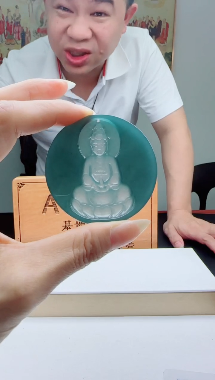 翡翠未镶嵌颈饰多样性发其一