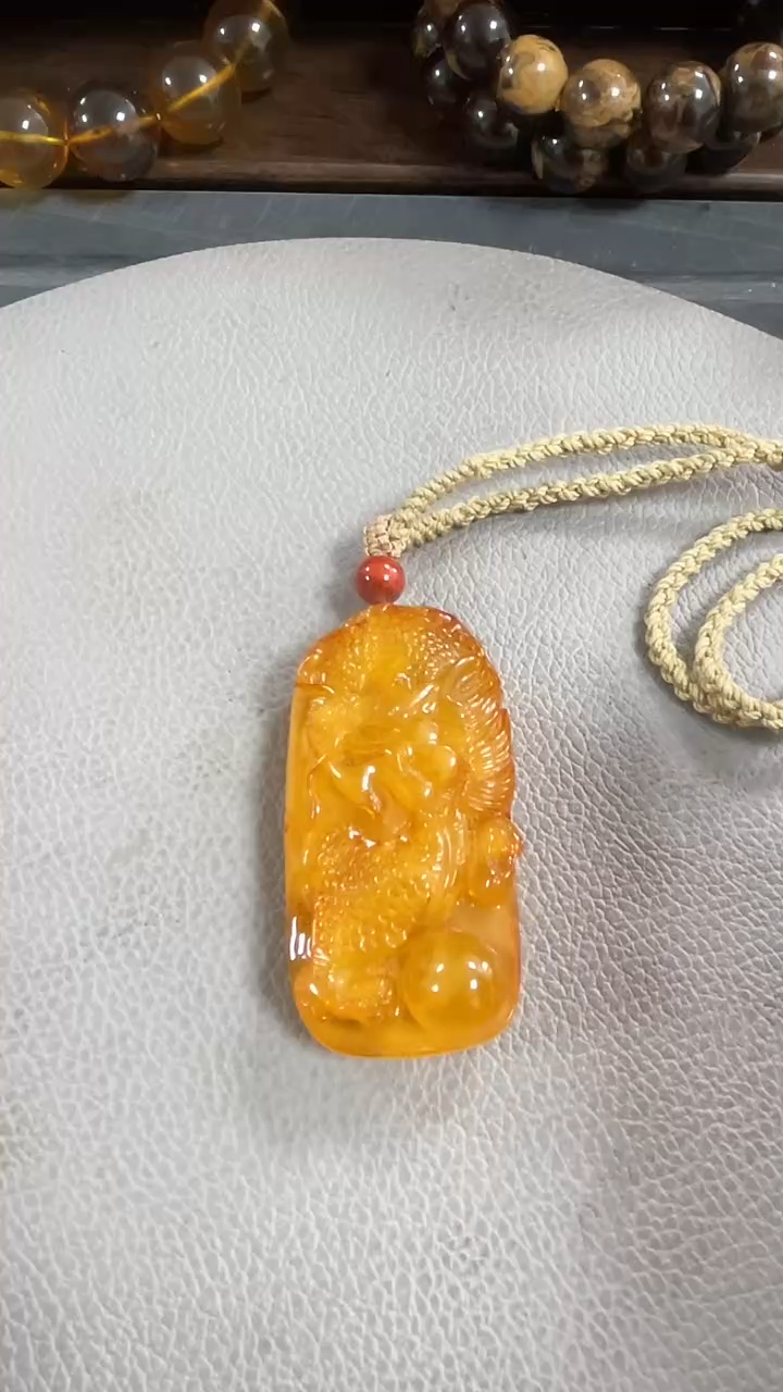 【闪购商品】蜜蜡裸石未镶嵌收藏级龙牌蜜蜡雕刻件