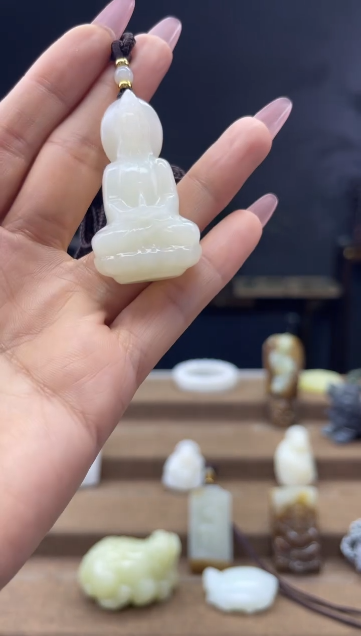 颈饰未镶嵌和田玉1