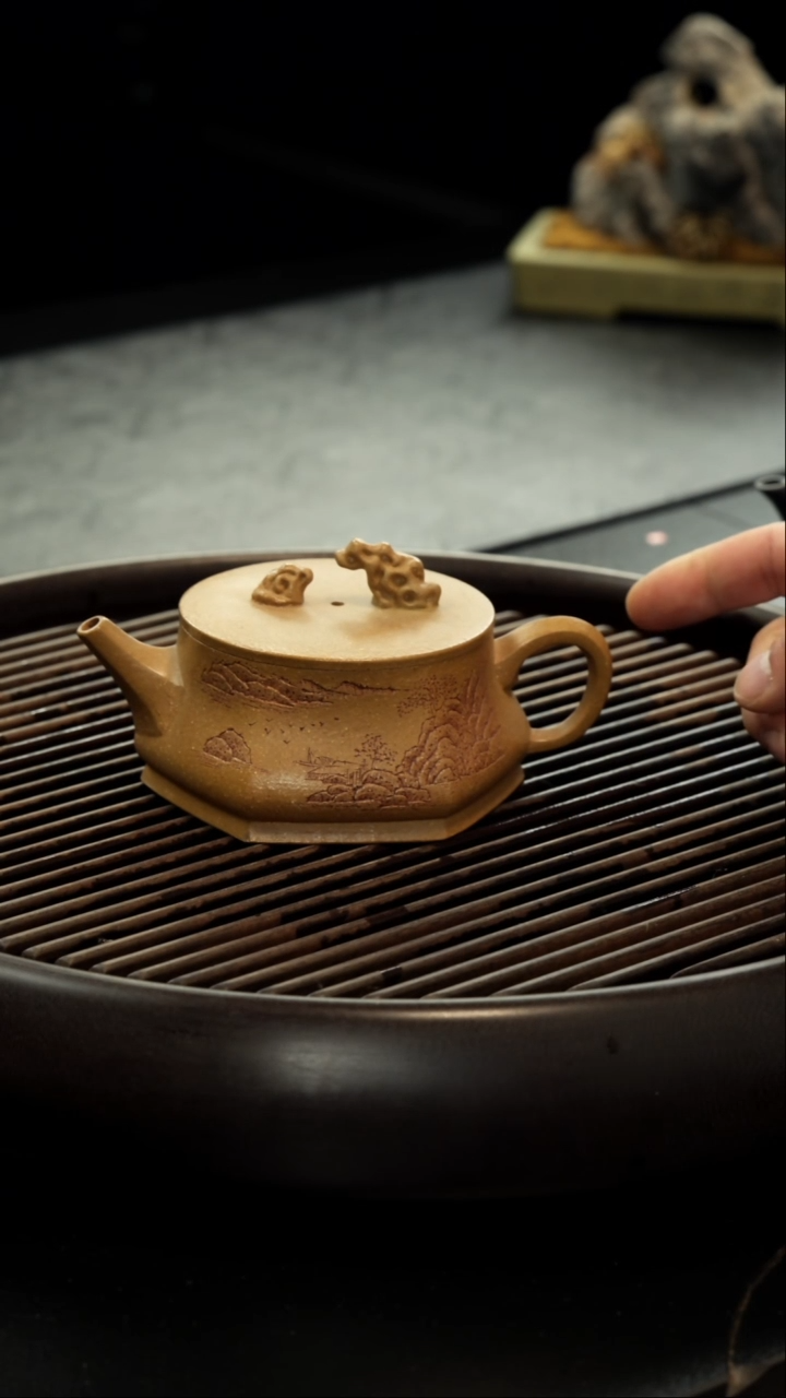 茶壶紫砂全手 六方观山壶 刻绘