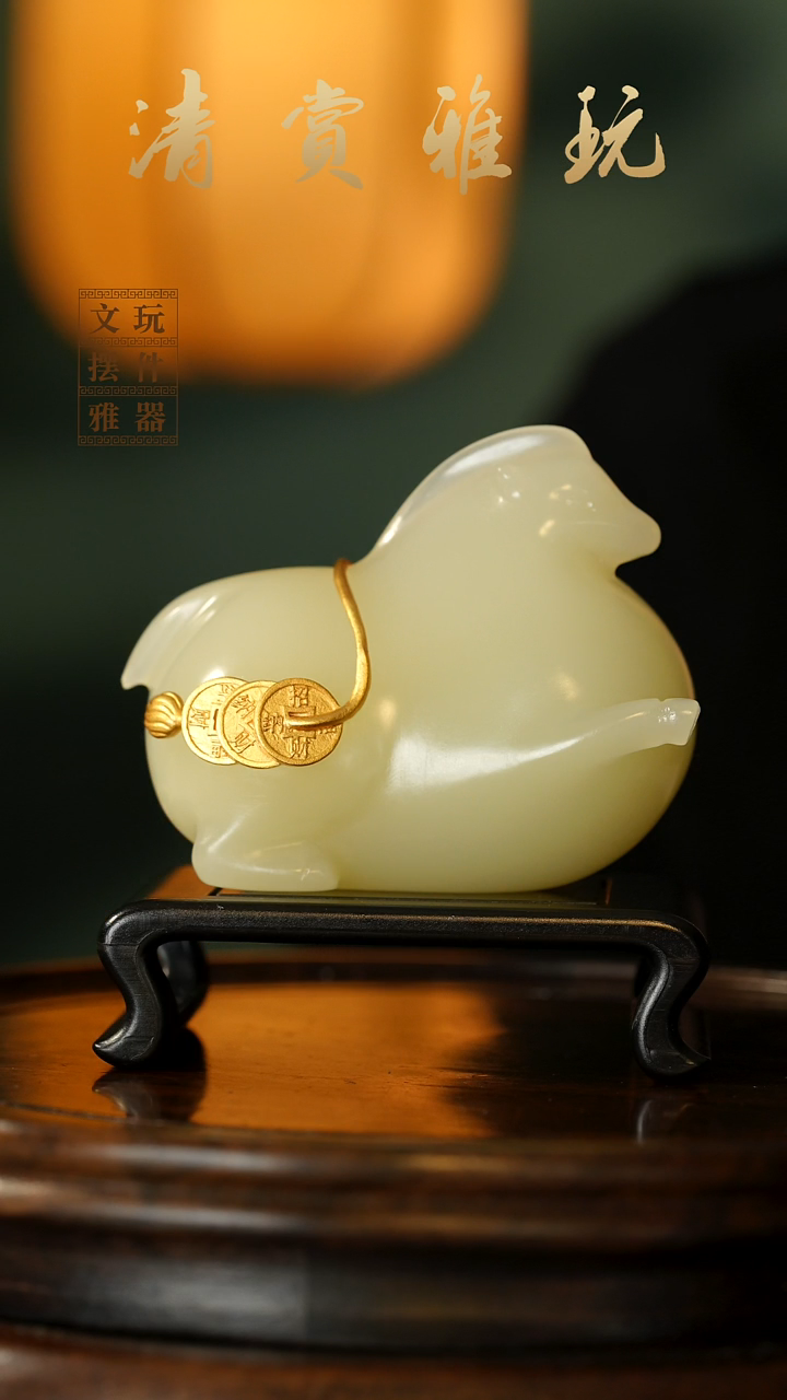 玉《马背金币》手把件摆件