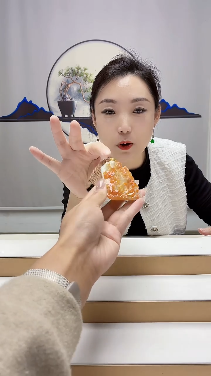 未镶嵌定制翡翠盛***理5160MM-毛货挂件