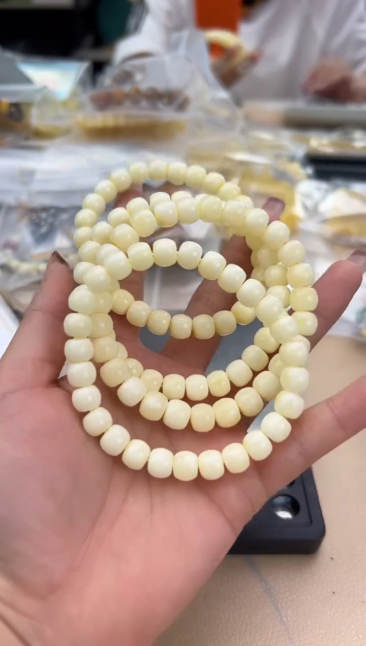 【闪购商品】琥珀裸石未镶嵌蜜蜡手串多样性发一条