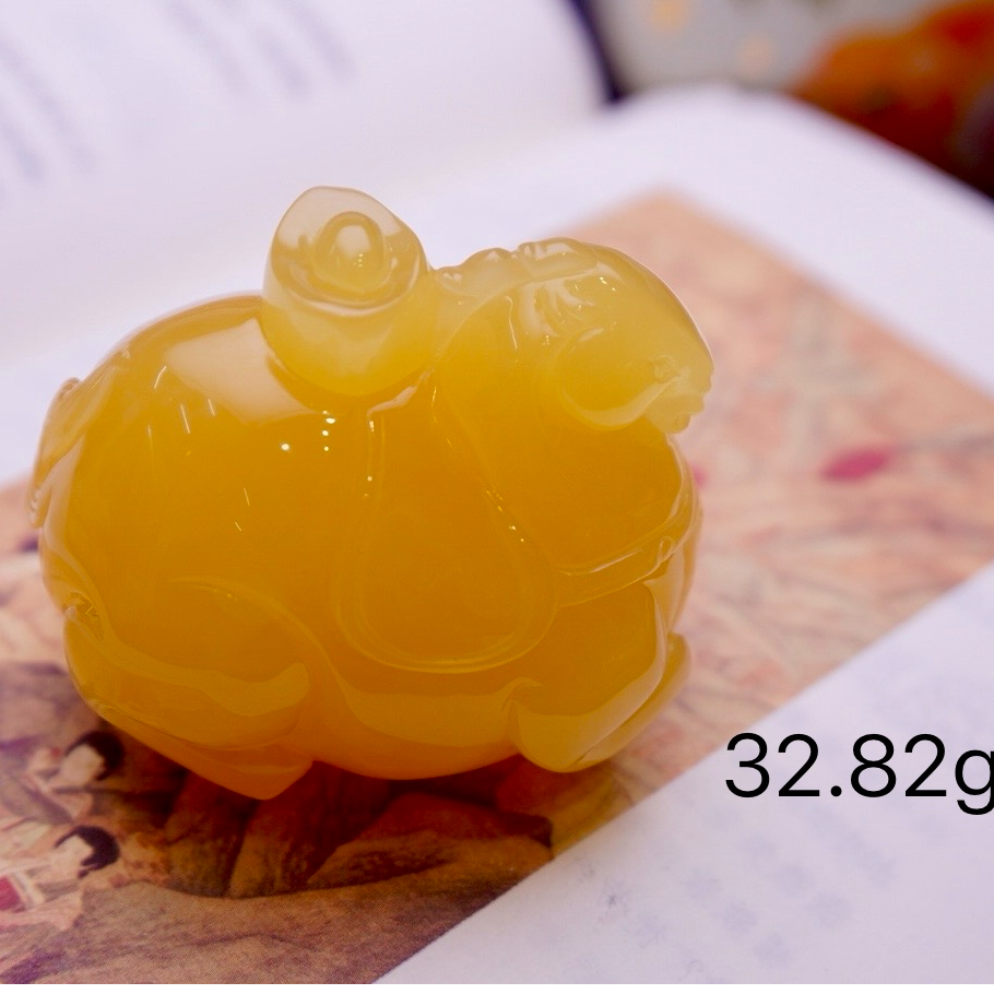 臻品蜜蜡焦皮料气质鸡油黄唐马吊坠