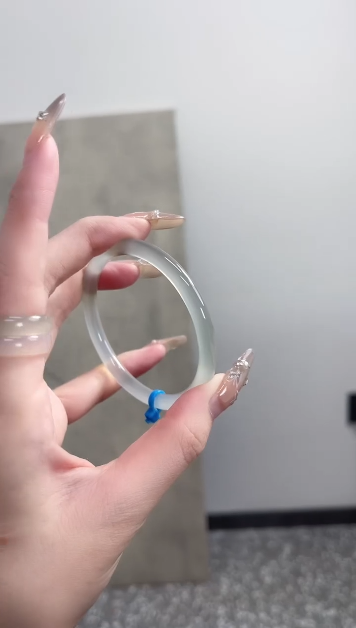 【闪购商品】玛瑙/玉髓手镯未镶嵌55-56圈