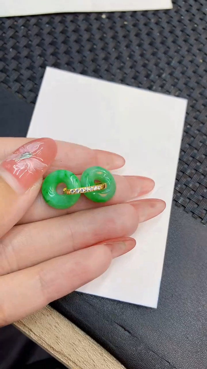 颈饰未镶嵌翡翠1