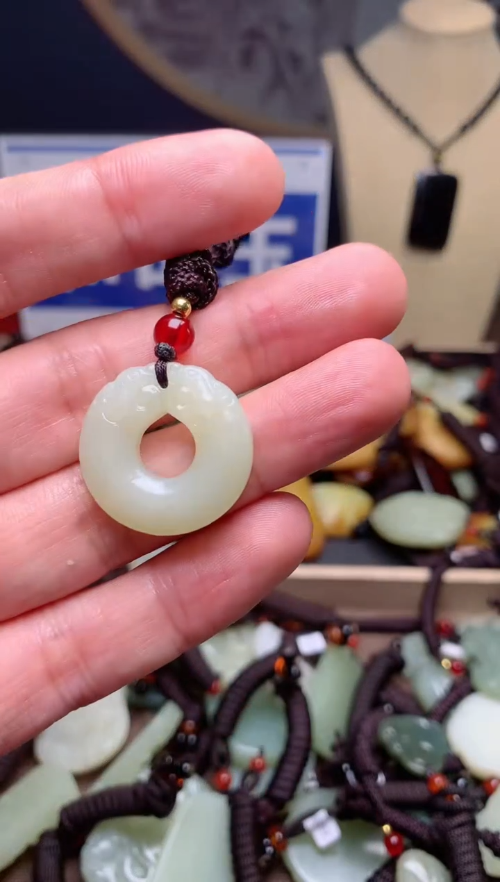 【闪购商品】和田玉颈饰未镶嵌1