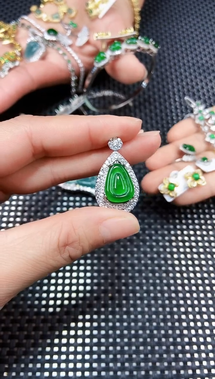 【闪购商品】翡翠吊坠(不含链)未镶嵌11111111
