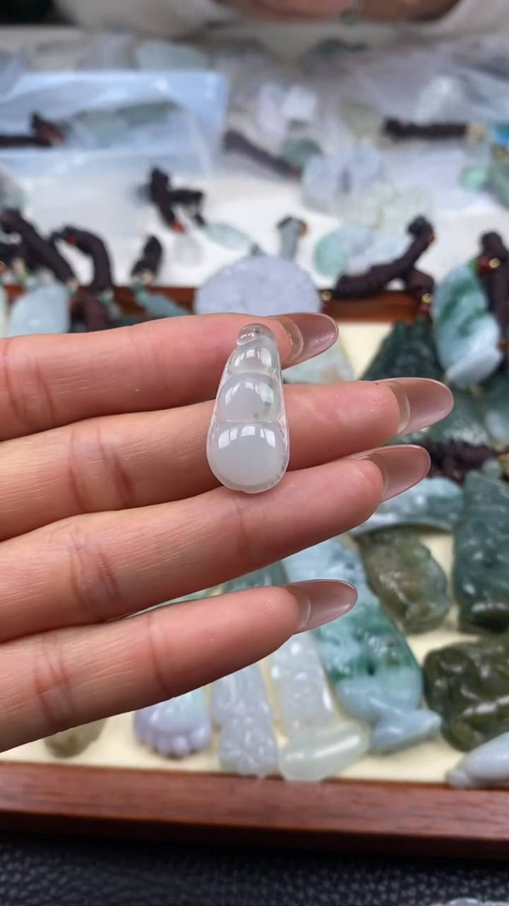 【闪购商品】翡翠挂件未镶嵌天然A货翡翠