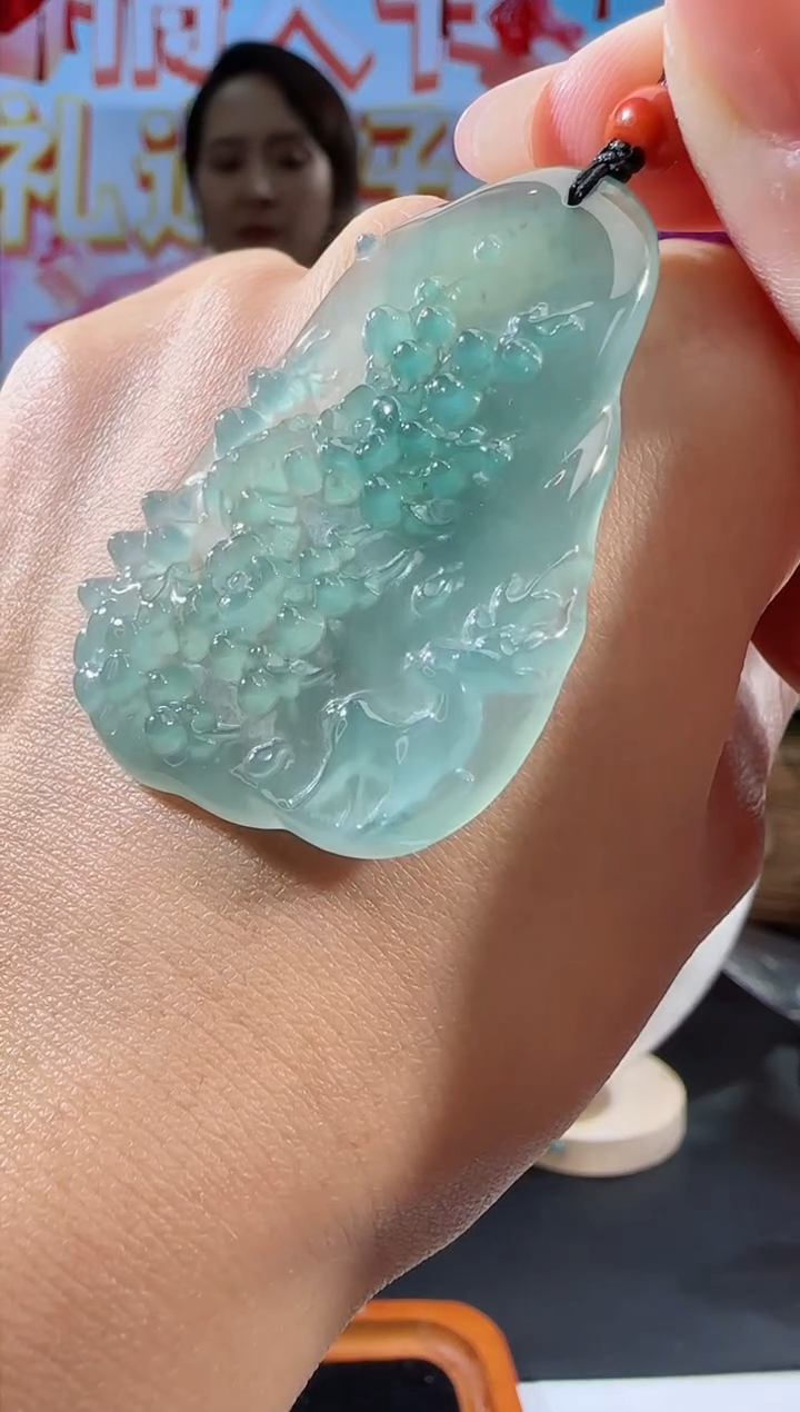 【闪购商品】翡翠吊坠(不含链)未镶嵌鹿牌多样性发一