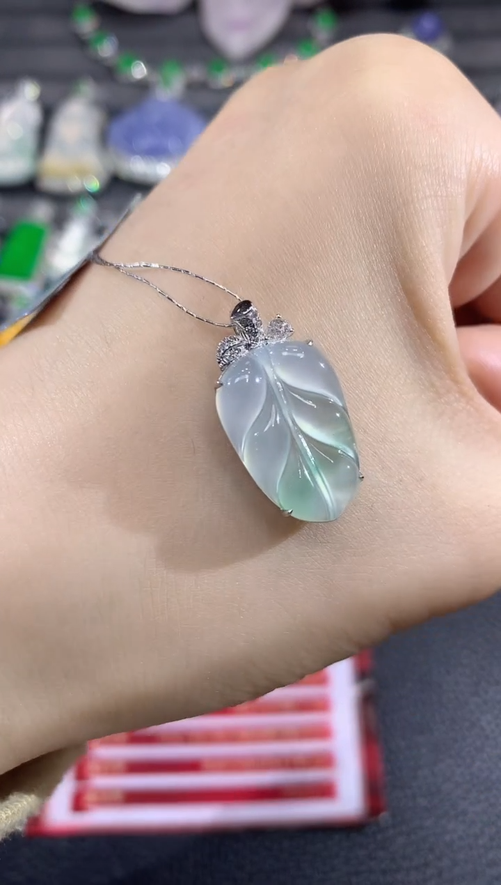 吊坠(不含链)18K金镶嵌翡翠D29翡翠