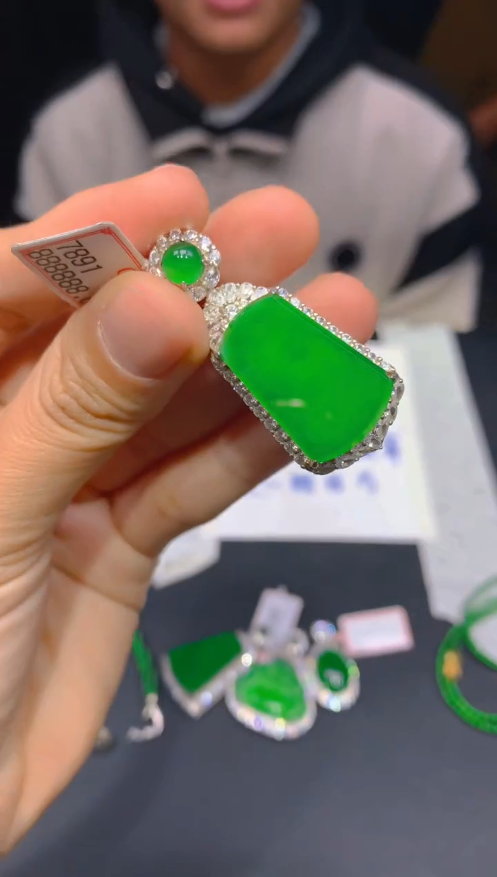 【闪购商品】定制翡翠未镶嵌235多样性发货（发其一）