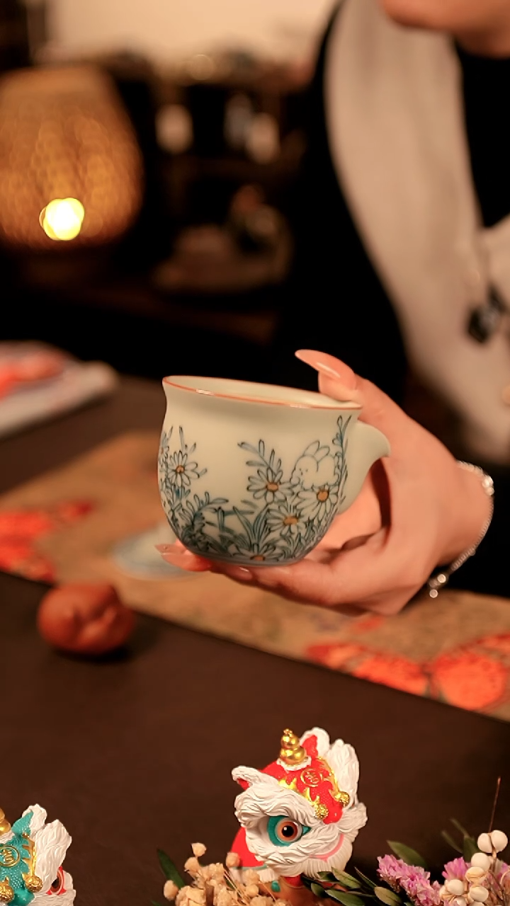 【闪购商品】闪购冲冲冲 野菊兔高足宝瓶