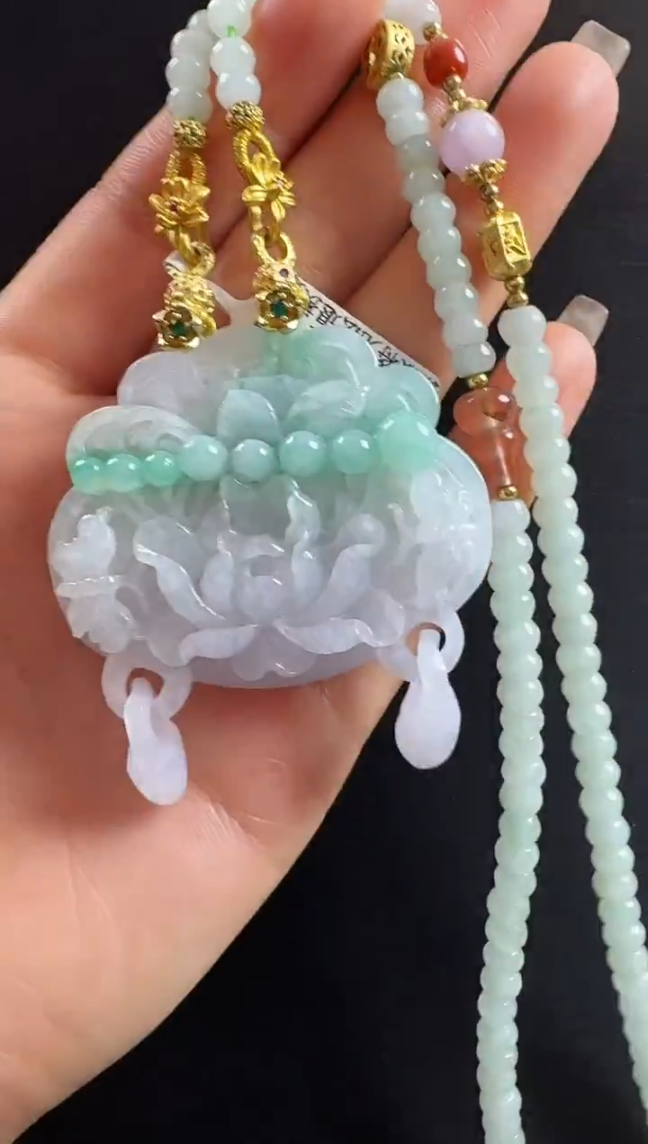 颈饰未镶嵌翡翠如意
