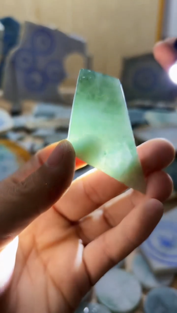 【闪购商品】翡翠颈饰未镶嵌A货闯文2476
