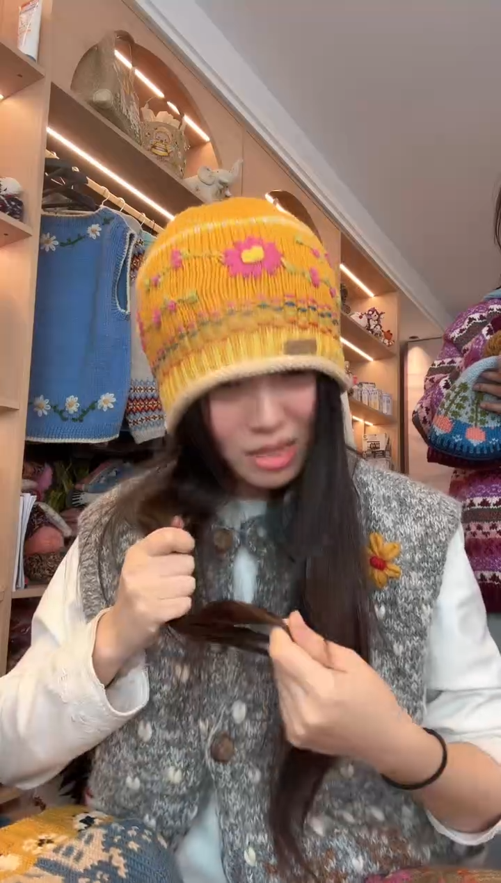羊毛姜黄色刺绣羊毛帽
