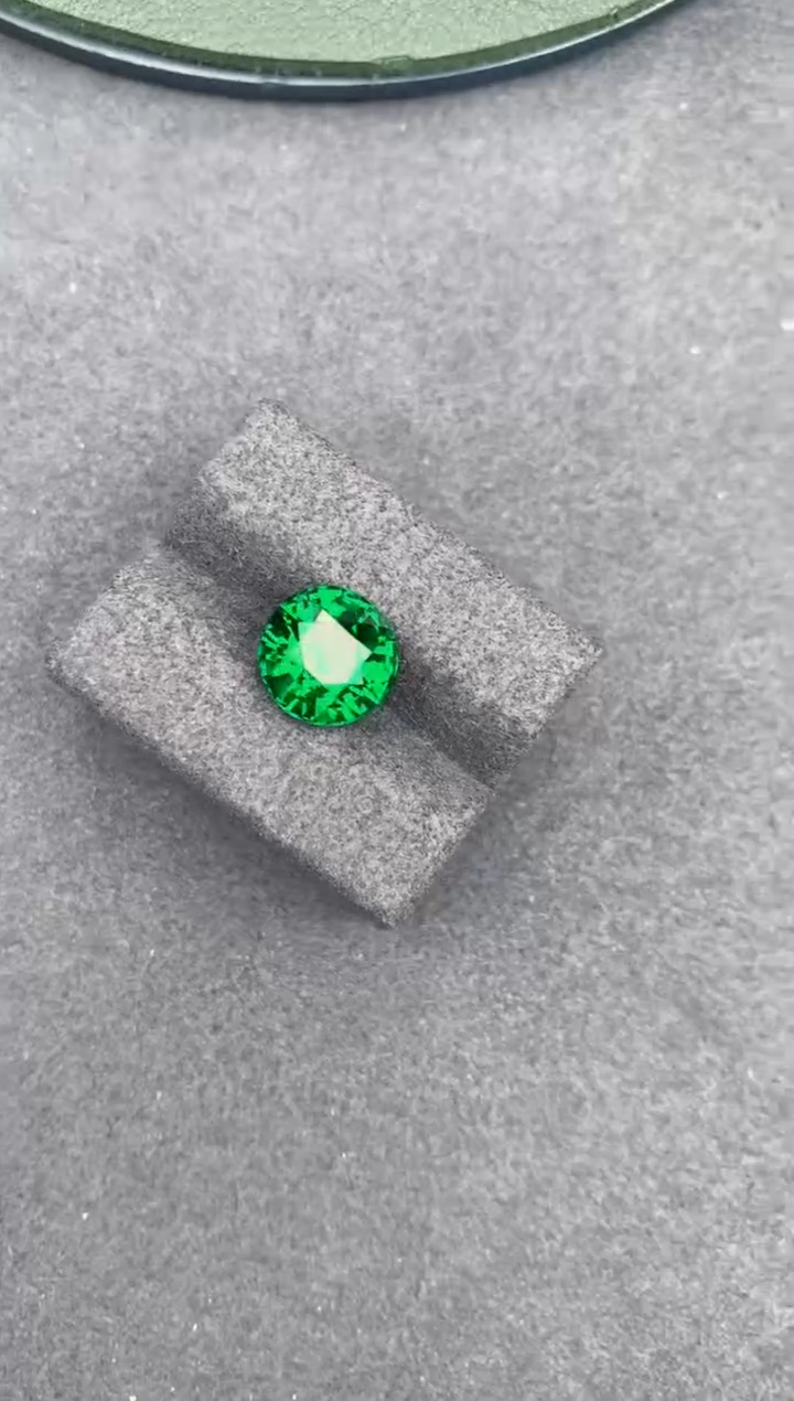 【闪购商品】石榴石裸石未镶嵌4ct沙弗莱