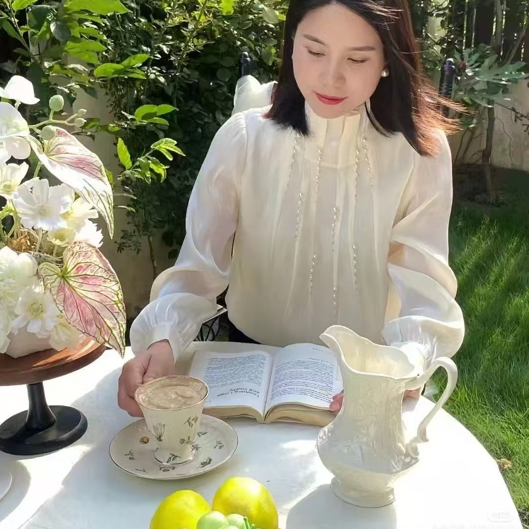 【朵】衬衣2025花边领渐变钉珠流光纱白色洋气上衣