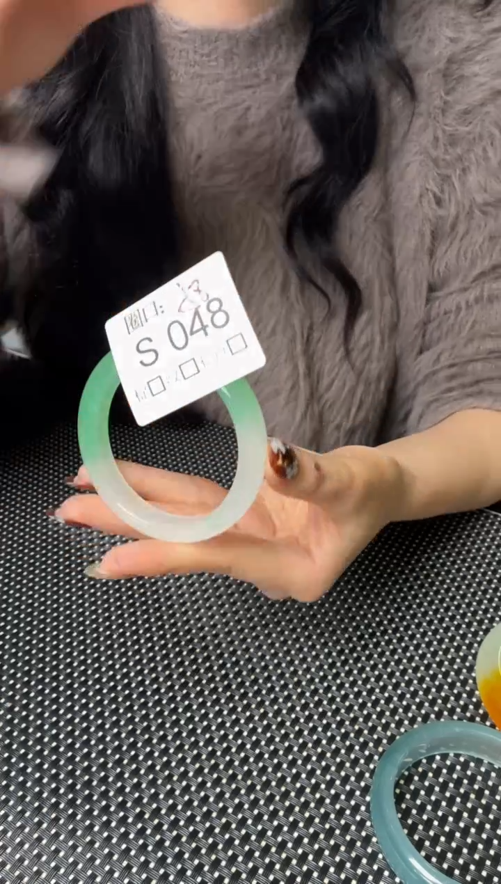 阿****家闪购玉石链接一物一拍S048