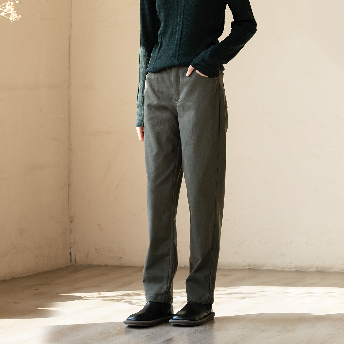 qtu微弹长绒棉加厚小直筒裤女版型高级显瘦百搭秋冬新款K94120