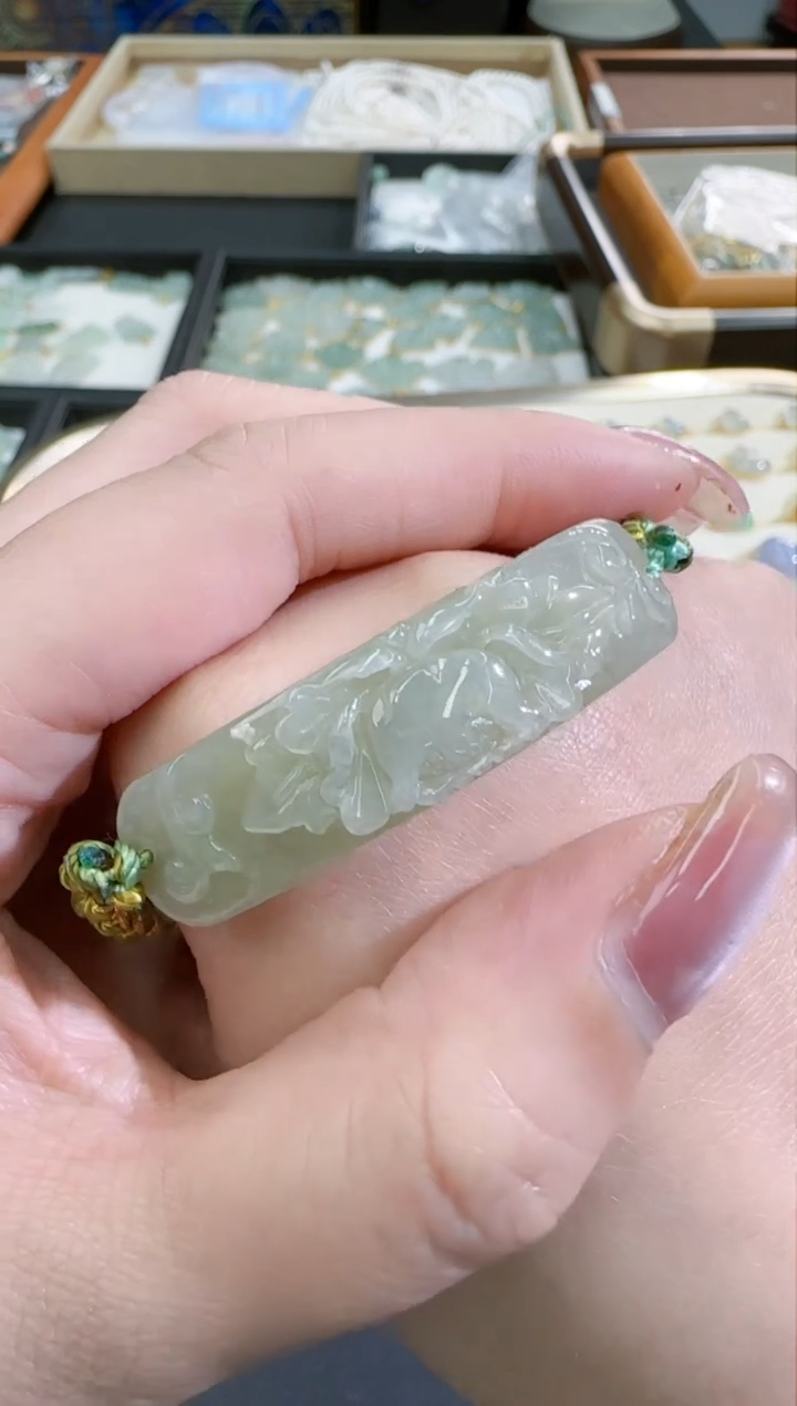 【闪购商品】琥珀颈饰未镶嵌25021064
