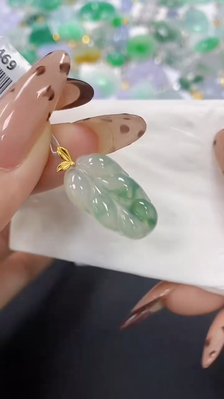 颈饰18K金镶嵌翡翠a货假一赔三支持复检百元上9元证书费自理