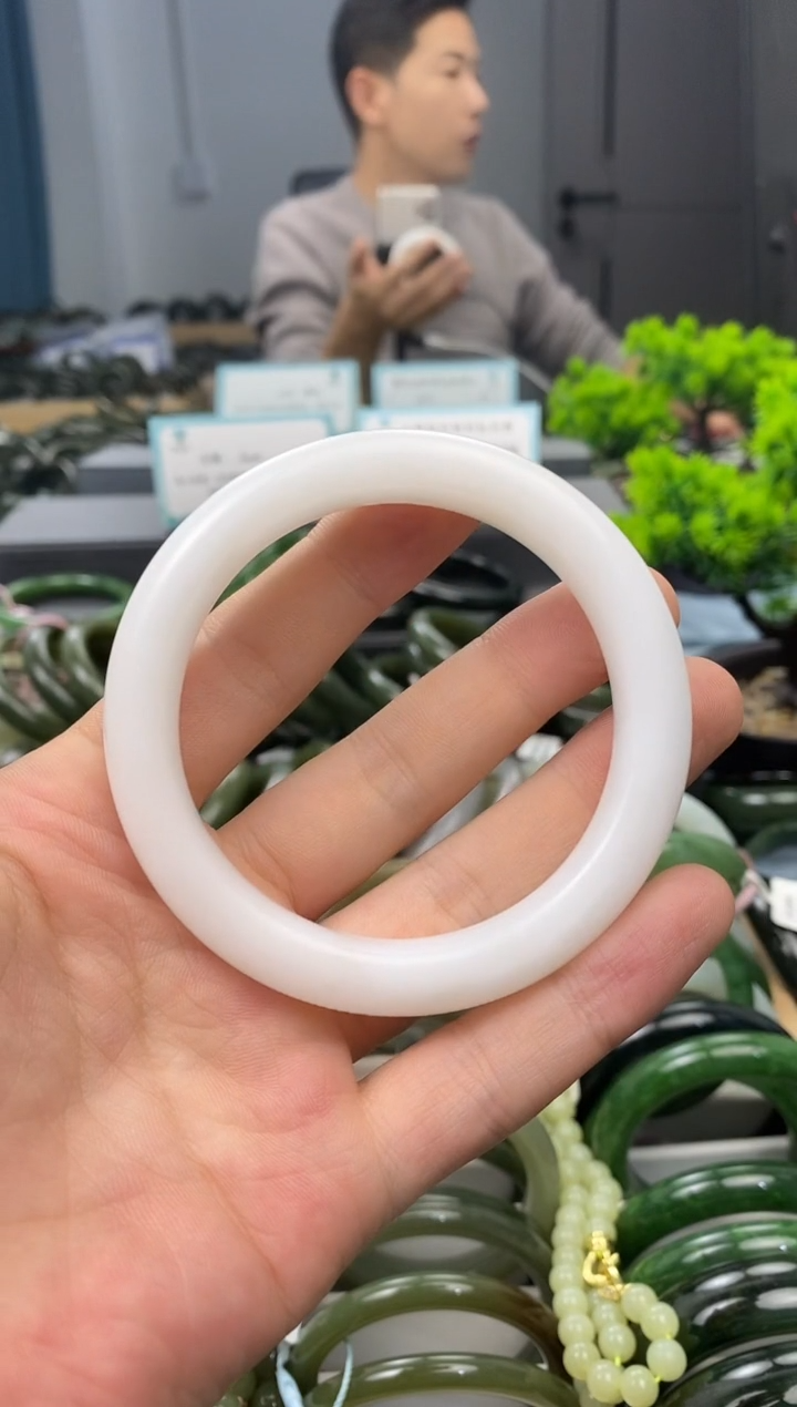 未镶嵌手镯和田玉59.5