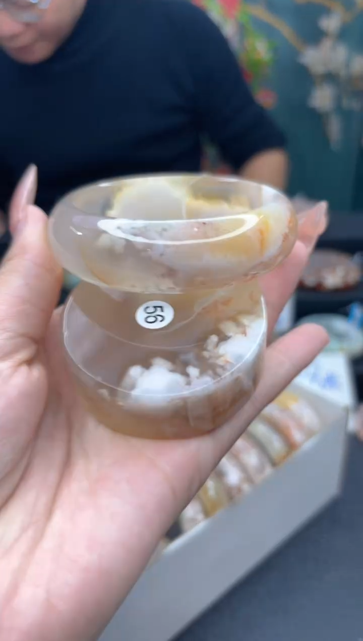 【闪购商品】石英质玉手镯未镶嵌1146（57圈赠送镯心）