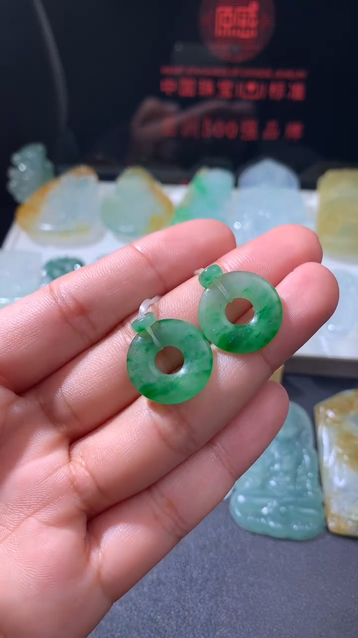 未镶嵌定制翡翠  