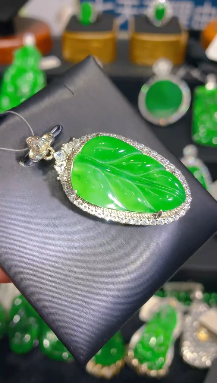 【闪购商品】翡翠颈饰银S925镶嵌85一季