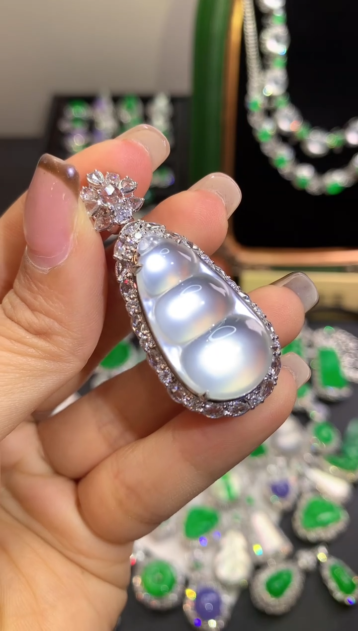 吊坠(不含链)18K金镶嵌翡翠翡翠