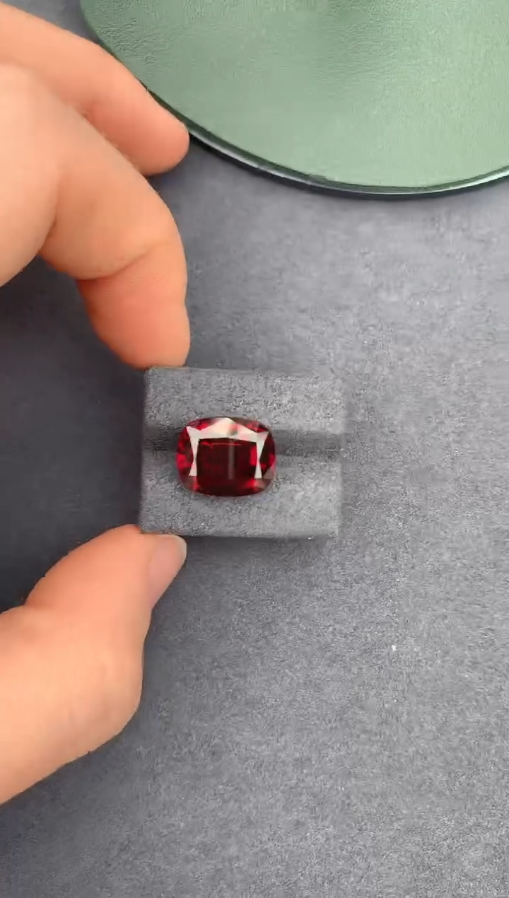 【闪购商品】石榴石裸石未镶嵌12ct镁铝榴石