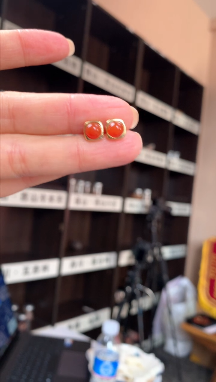【闪购商品】南红玛瑙耳钉未镶嵌原矿南红耳钉方形