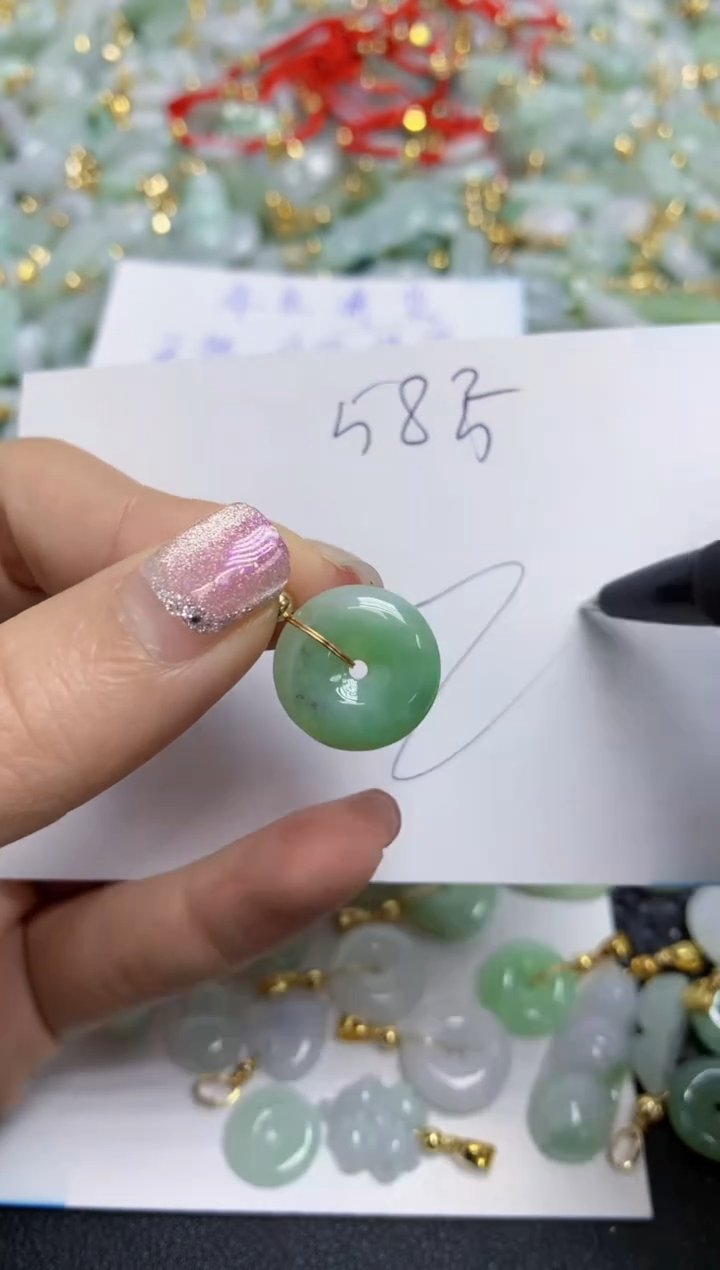 【闪购商品】翡翠颈饰合金天然翡翠A货