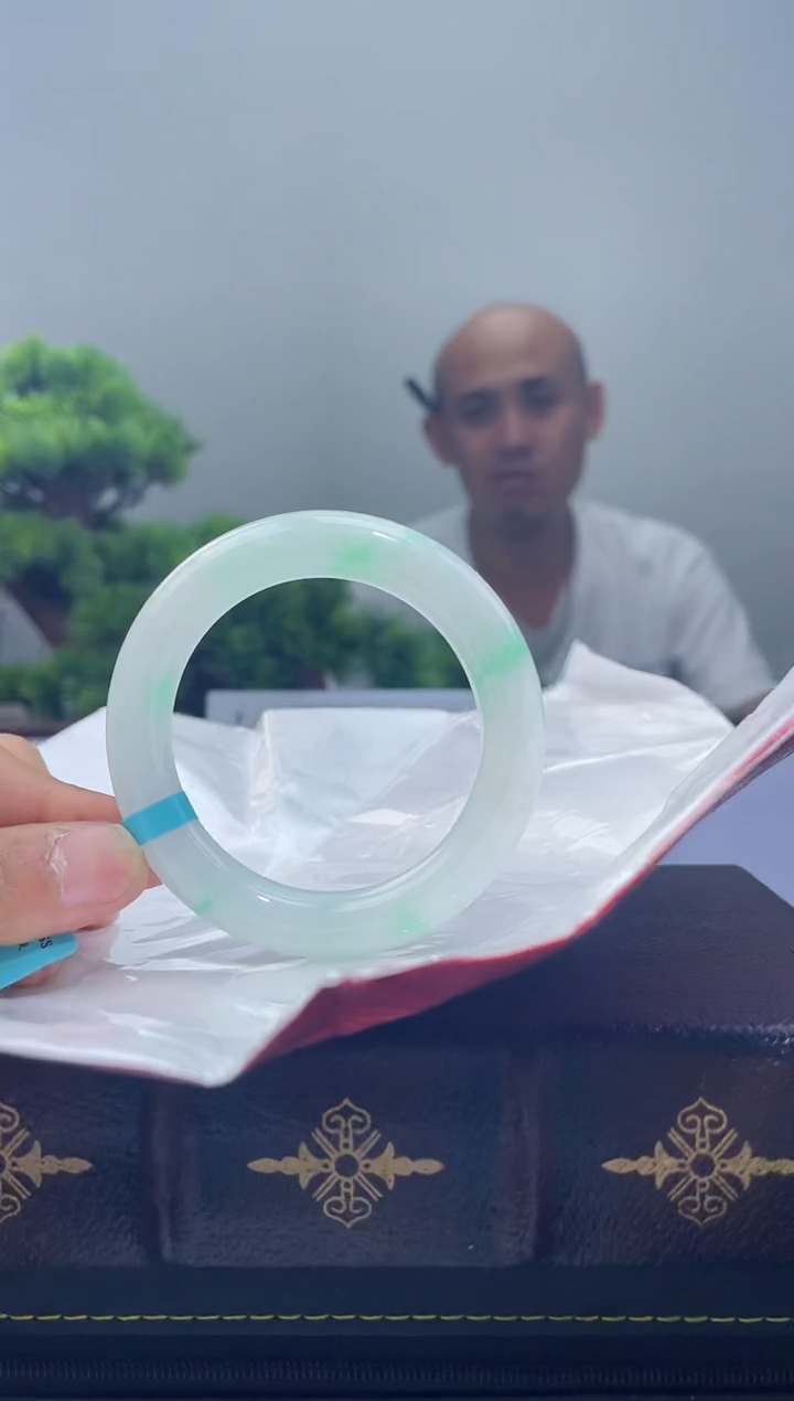 【闪购商品】翡翠手镯未镶嵌26手镯