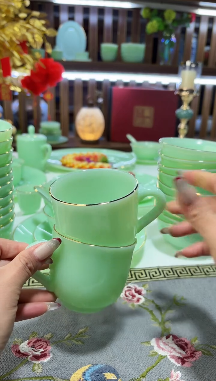 玉瓷小茶杯2只水具