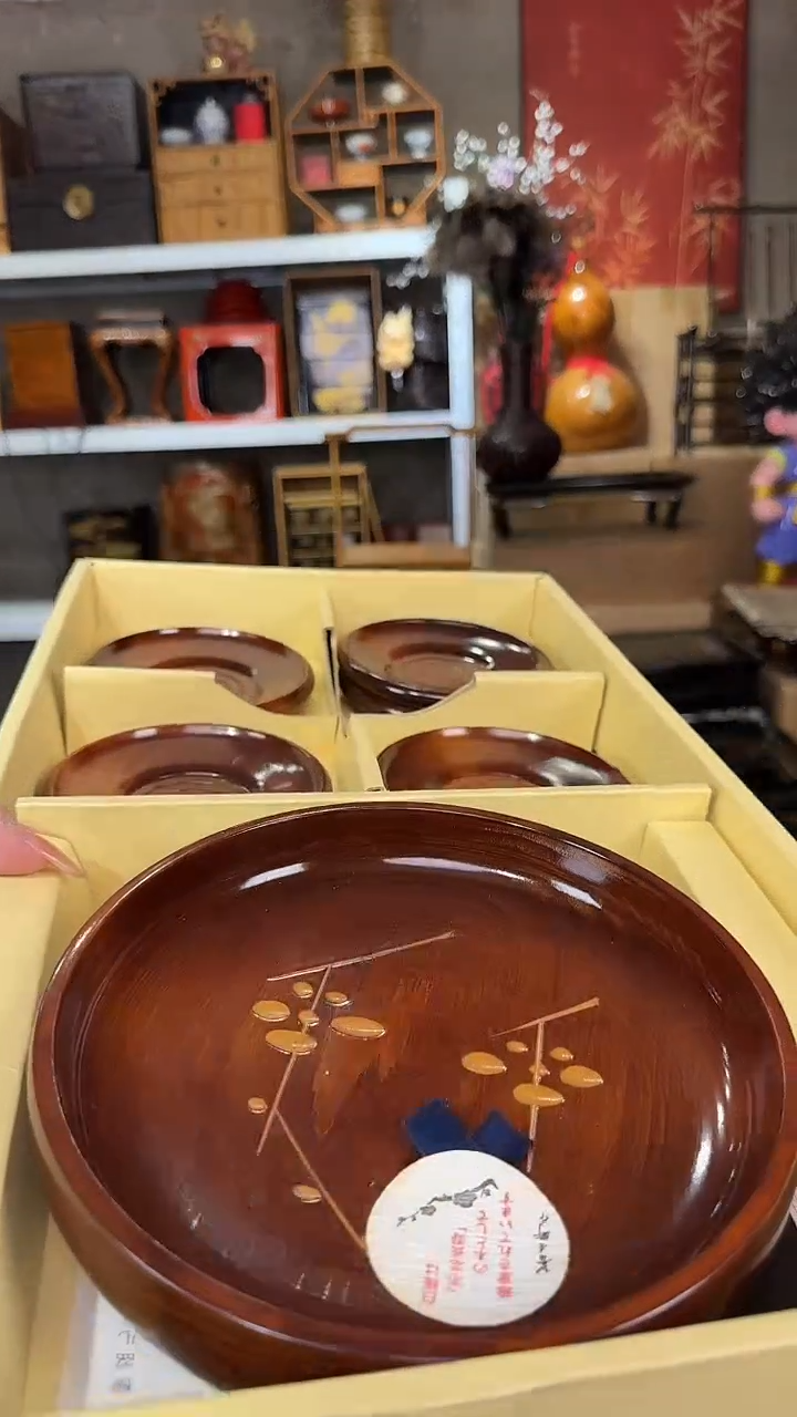 一盒大漆大漆大漆