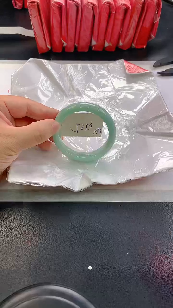 未镶嵌手镯翡翠104