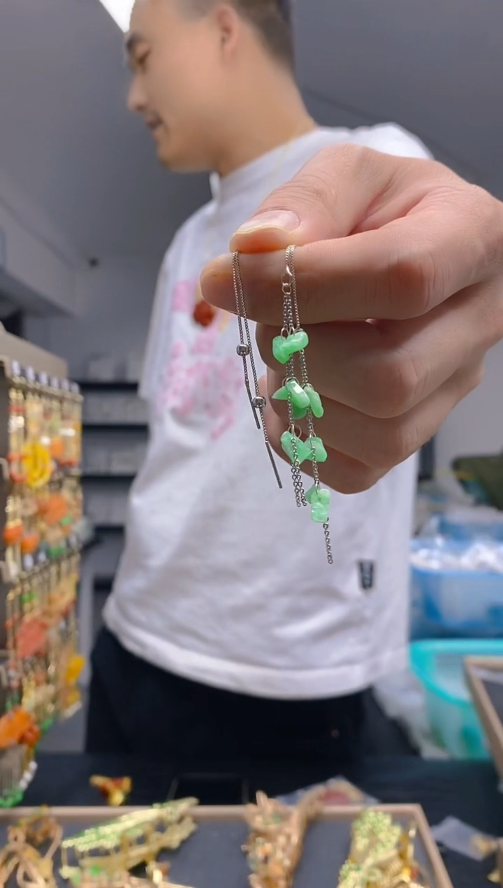 【闪购商品】翡翠耳饰银S925镶嵌335翡翠耳线