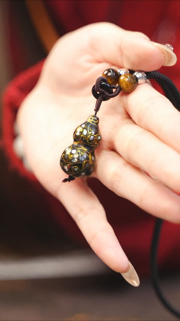 【闪购商品】黑金大漆紫光檀螺钿小脖挂