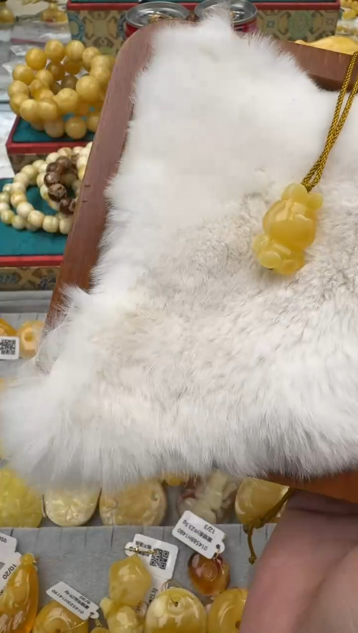 裸石琥珀未镶嵌XD1132