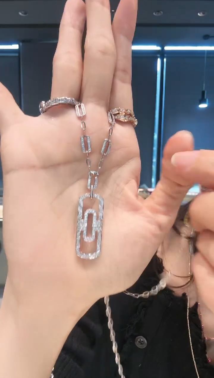 【闪购商品】钻石项链18K金镶嵌大号回形针