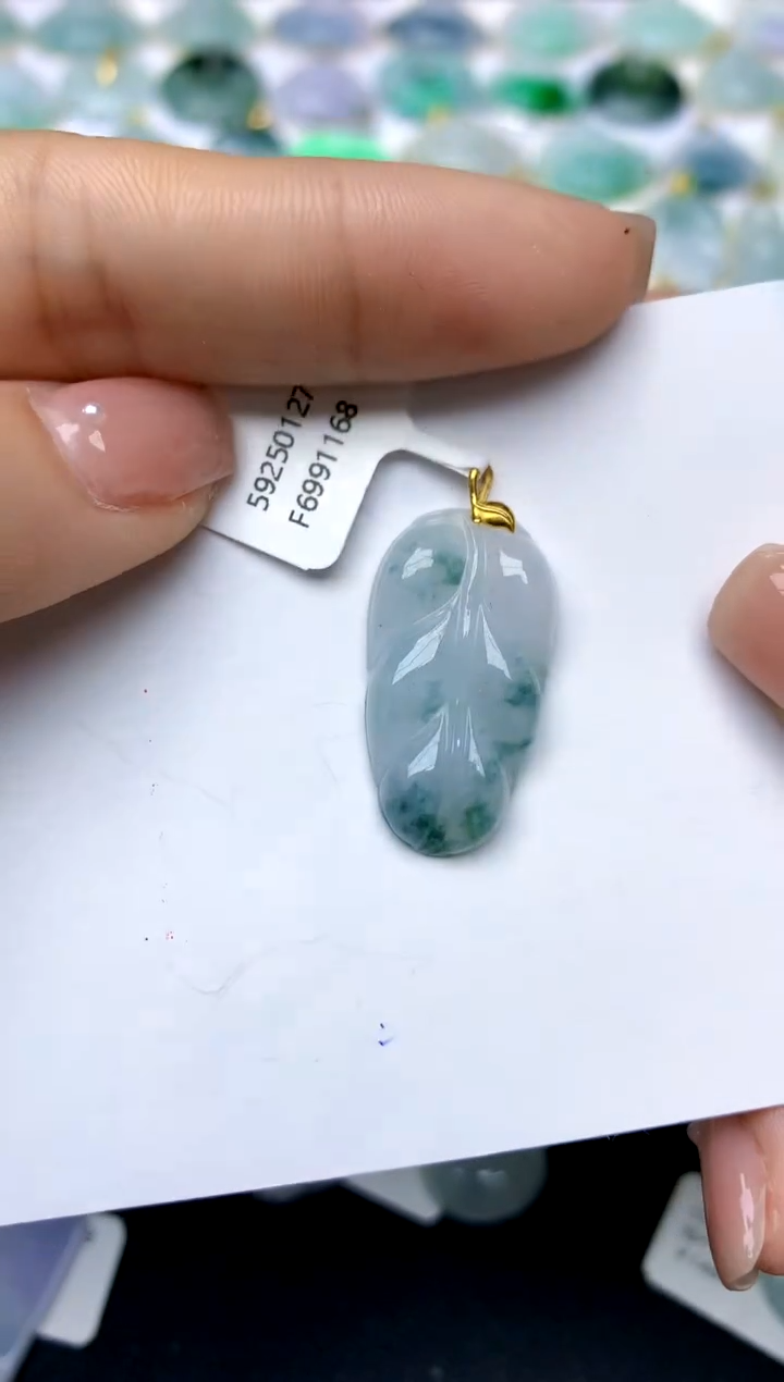 【闪购商品】翡翠颈饰18K金镶嵌51天然A货翡翠