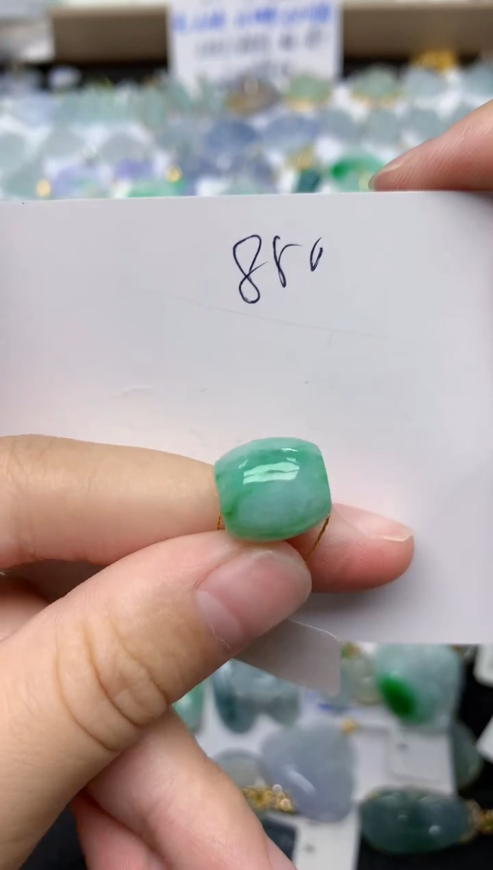 翡翠未镶嵌颈饰天然缅甸A货翡翠