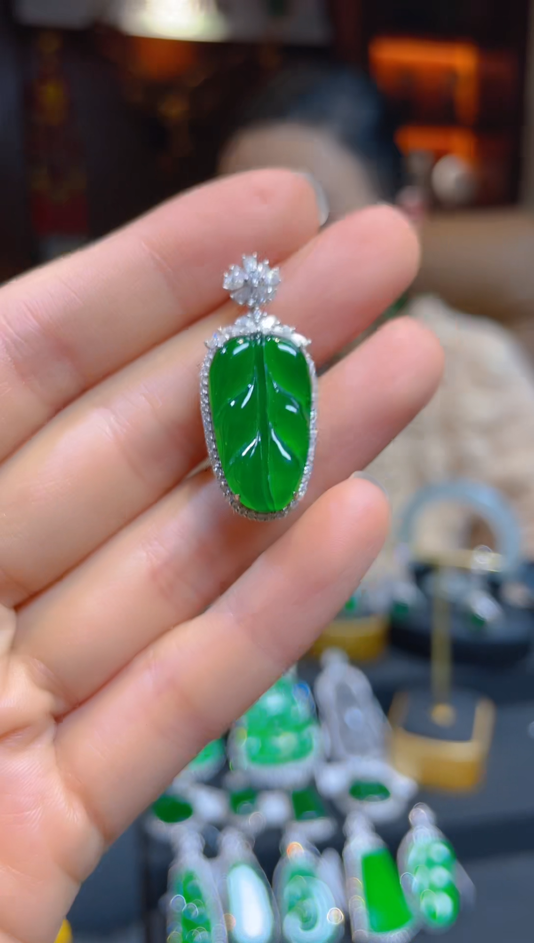 【闪购商品】翡翠颈饰银S925镶嵌118558天然A货翡翠叶子