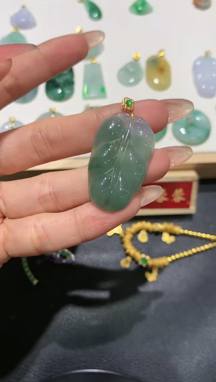 【闪购商品】翡翠吊坠(不含链)18K金镶嵌团购8