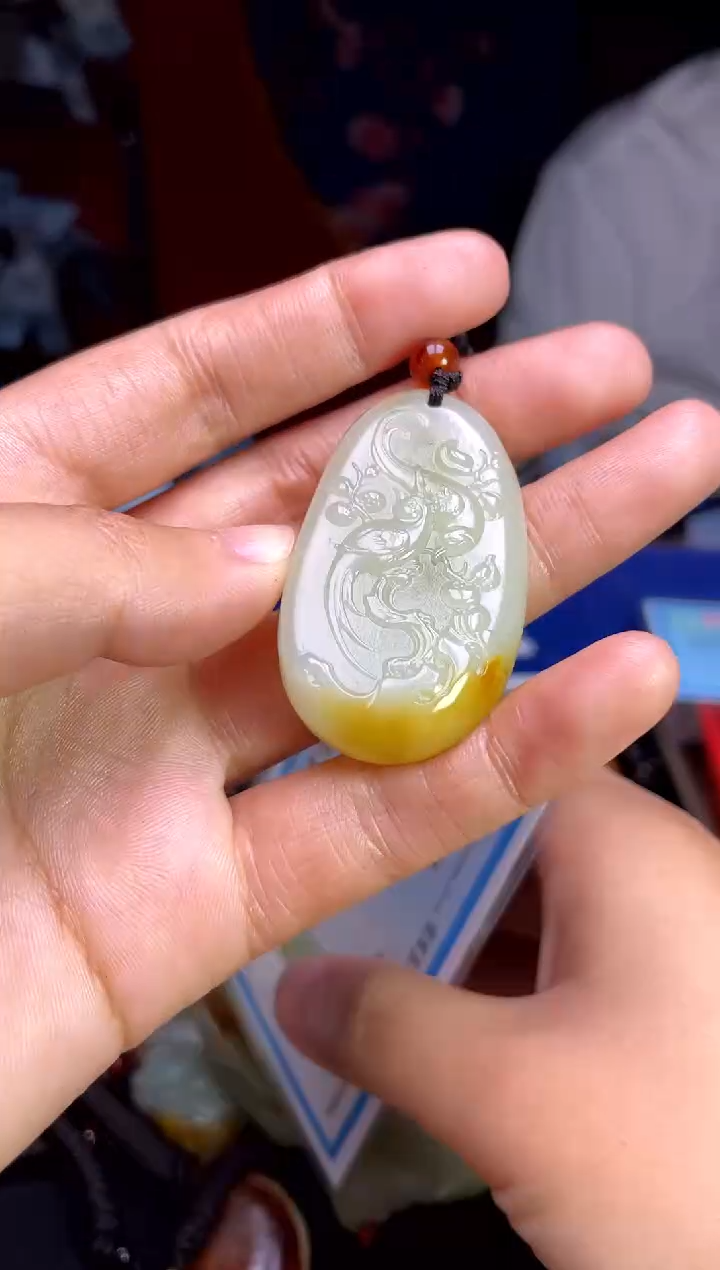 和田玉未镶嵌颈饰1